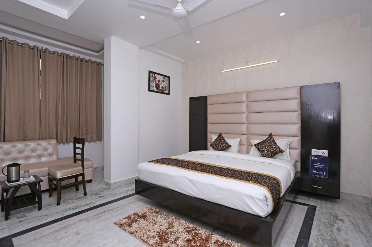 Capital O 10060 Hotel The Leaf Lucknow Exterior photo