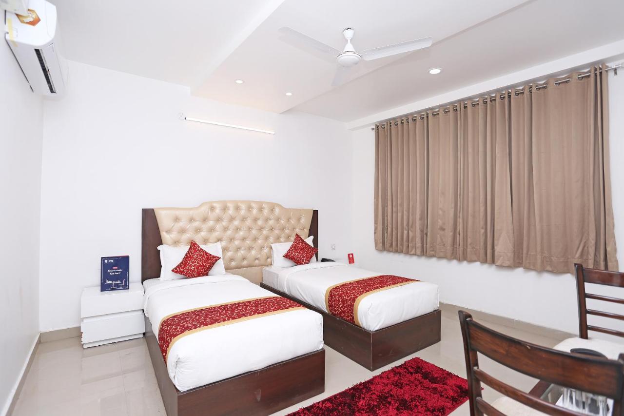 Capital O 10060 Hotel The Leaf Lucknow Exterior photo